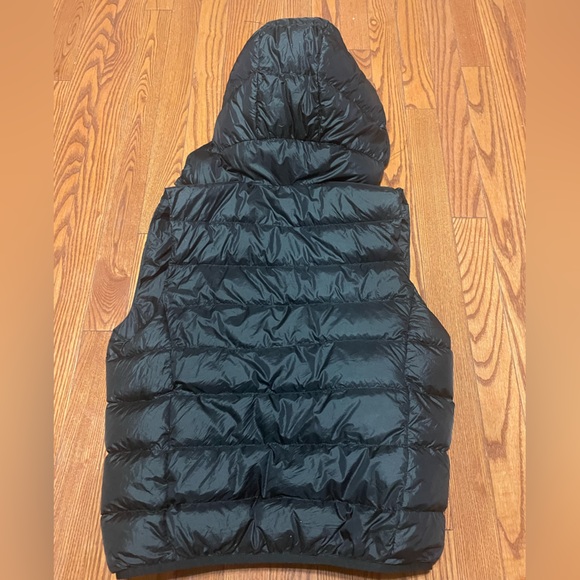 [SOLD] - Little puff packable vest - Picture 3 of 3